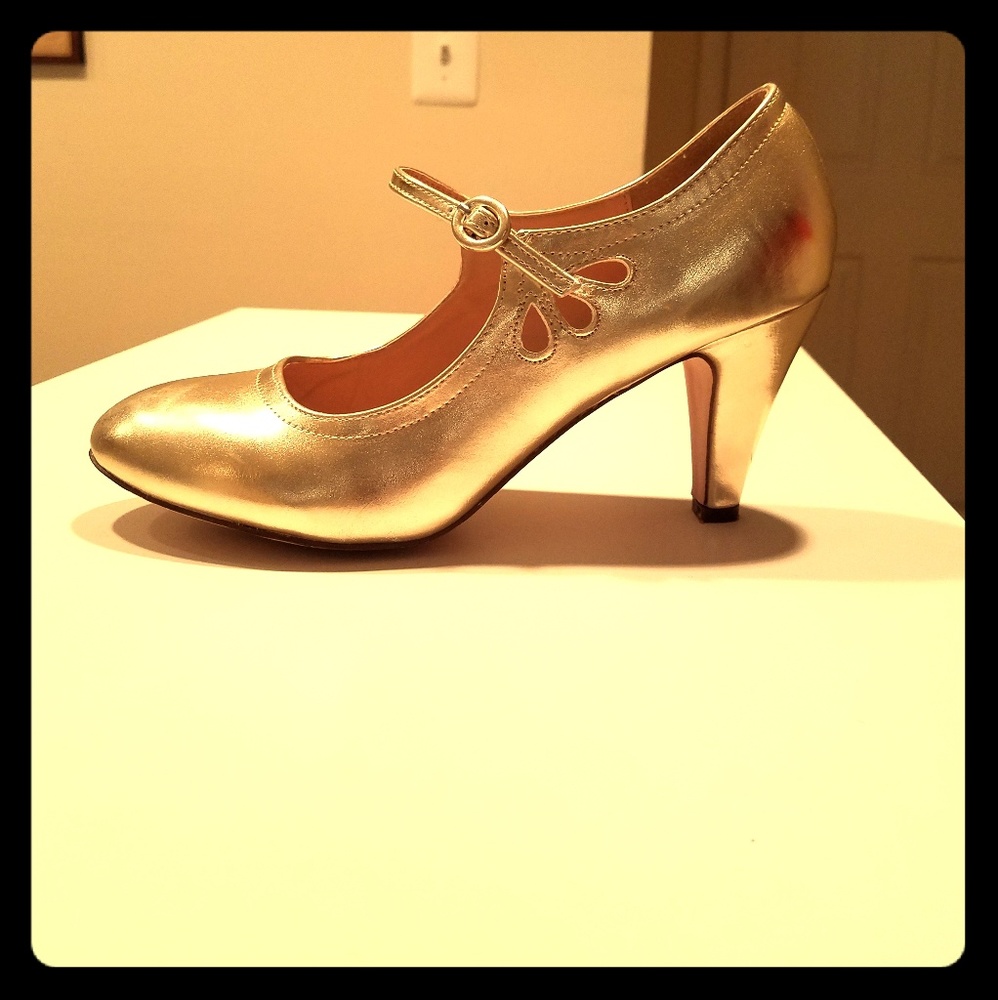 Retro gold heels